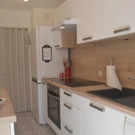 3 Pieces Climatise Avec Garage, Proche A - Fr-1-226a-72 Apartment *